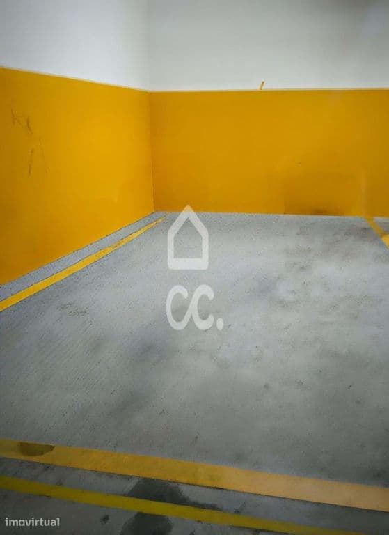 Oportunidade - Lugar de Garagem com 12,5m2 em  Rio Tinto