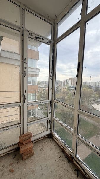 ТОП локація Центр Вишневого вул. Європейська 31А  2к 86 м² двостороння вид на стадіон