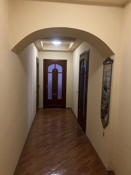Продам крупногабаритну квартиру на Ближньому замості