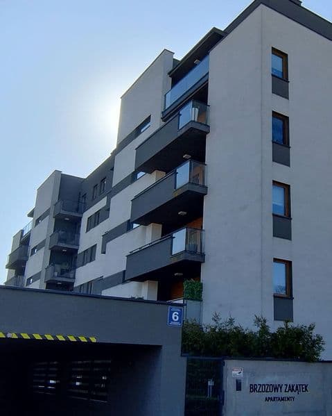 Piękny apartament z dużym tarasem, 2 miejsca postojowe w hali garażowej, komórka lokatorska