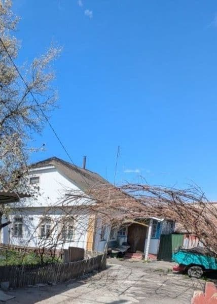 Будинок в центрі села м. Бородянка