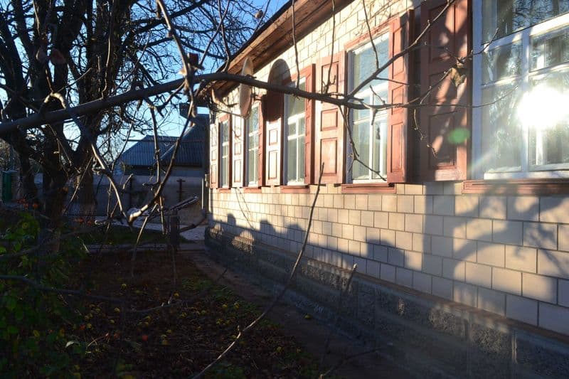 Продаю дом 100м кв обложен плиткой
