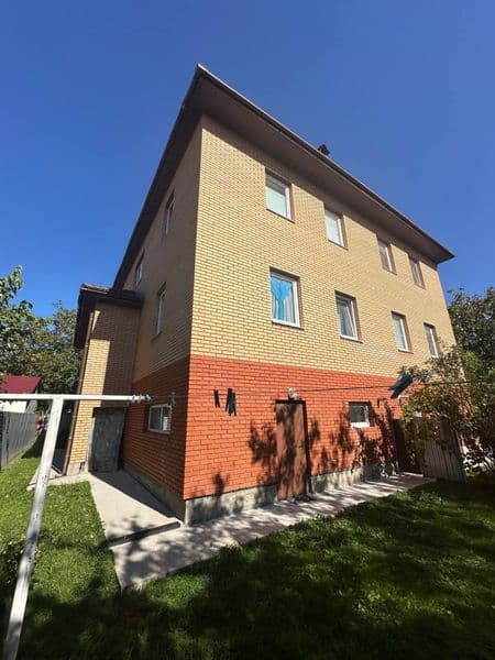 Боярка  продам пол дома , дом 200м2 за 105000у.е