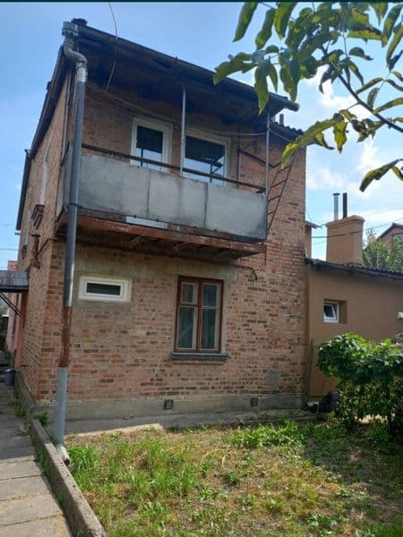 Продам  3х кімнатну,двоярусну, квартиру у  2поверховому. будинку