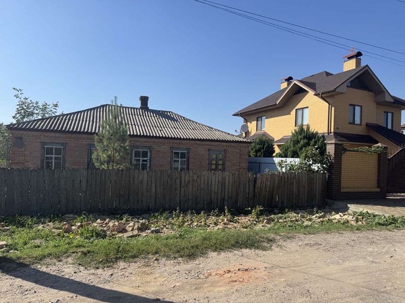 Продам будинок під реконструкцію