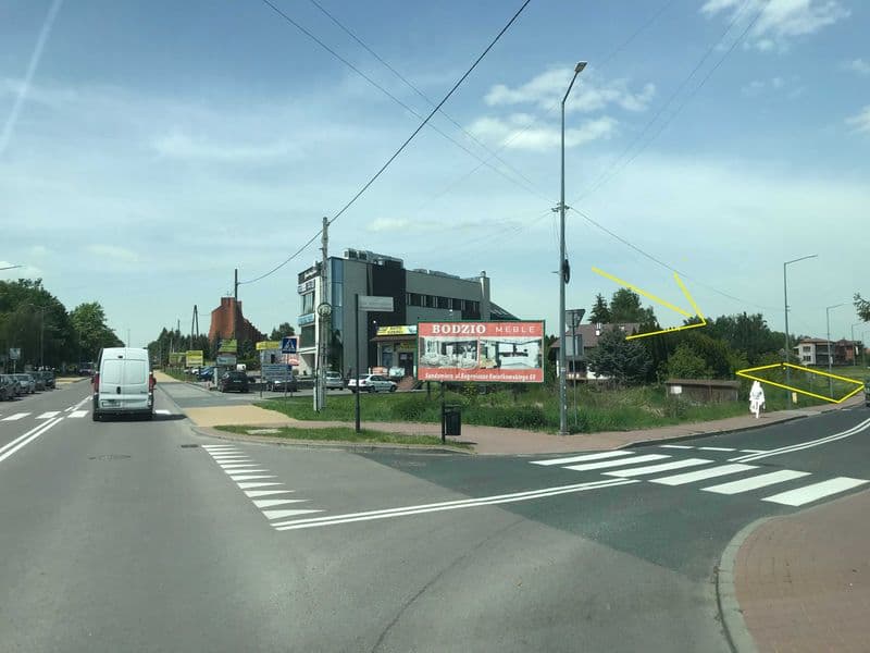 Sprzedam DZIAŁKI  3,45 ara ,   (4,5ara lub 5ara cena  65tys.za ar )  zbliżenie 6 m do krawędzi jezdni CZYLI  + 2 M CHODNIKA