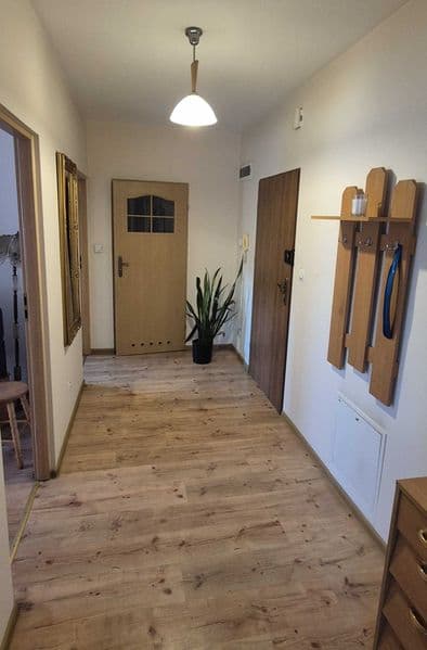 Centrum Brodnicy: cisza i zieleń | winda | 2 pok.+ kuchnia 57m2