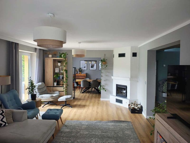 Przestronny dom rodzinny 230 m² na dużej działce 1700 m² – Rakowiska pod lasem