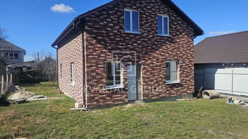 Дача площею 130 кв.м. в Бучі без ремонту