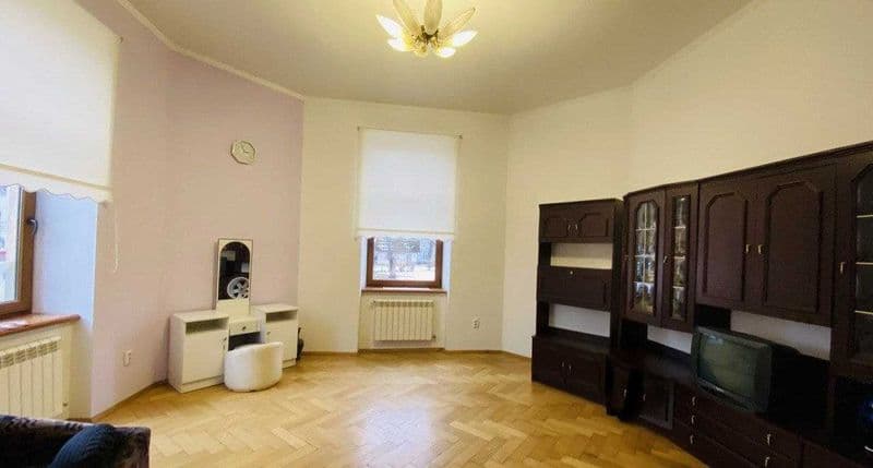 Продаж просторої трикімнатної квартири в центрі м. Самбір