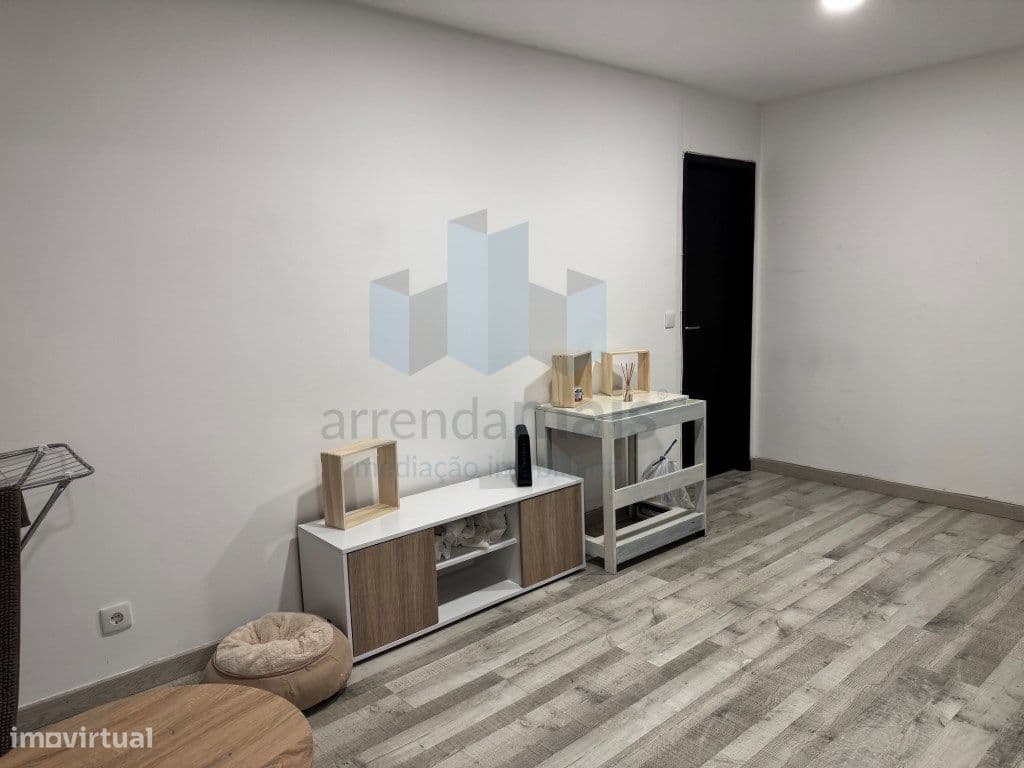 Vende-se apartamento T3 em Coimbra, otimo para rendimento