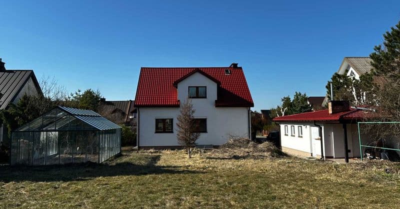 Dom w doskonałej lokalizacji - 189,5m2 + Budynek gospodarczy - 2xGaraż
