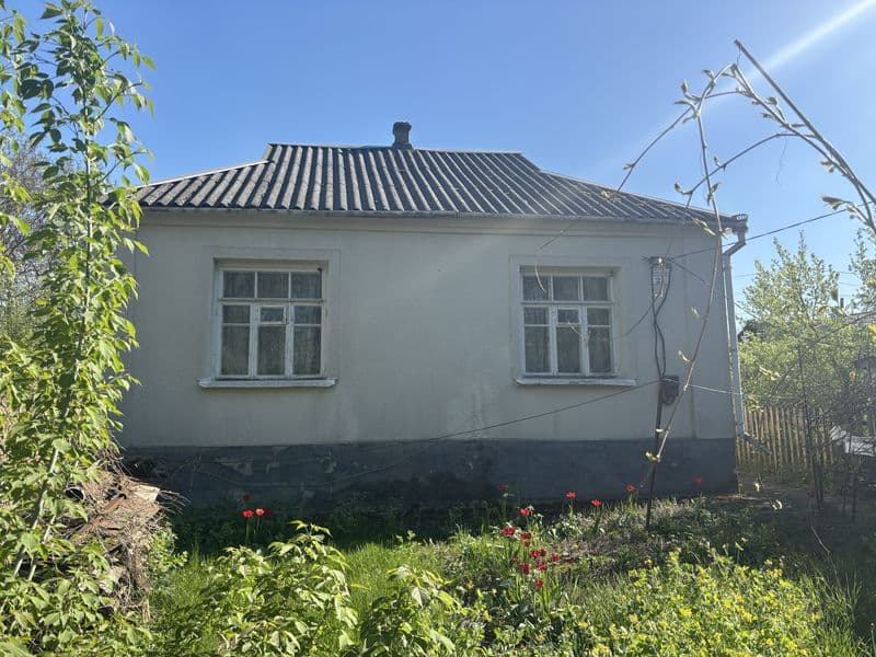 Продам добротний ,утеплений будинок біля ставка