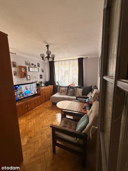 3 pokoje, wysoki parter, SKM, do zamieszkania, meble i wyposażenie