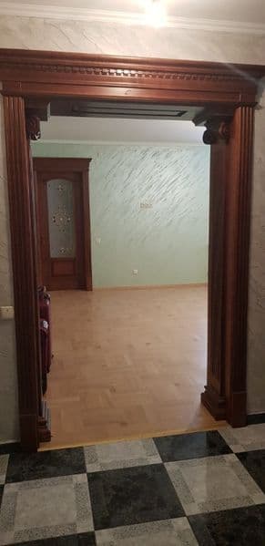 Продаж 3-кімнатної квартири з євроремонтом в новобудові вул. Шухевича