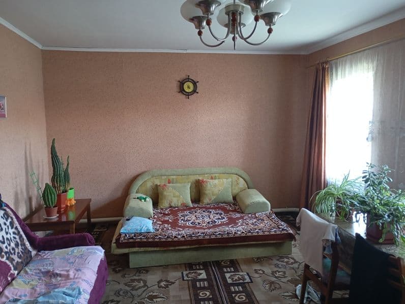Продається будинок із зручностями