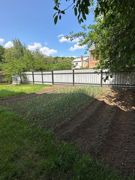 Продам двоповерховий будинок-новобудову з гаражем у місті Лубни