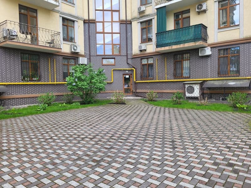 Продам приміщення в ЖК Річ Таун Буча