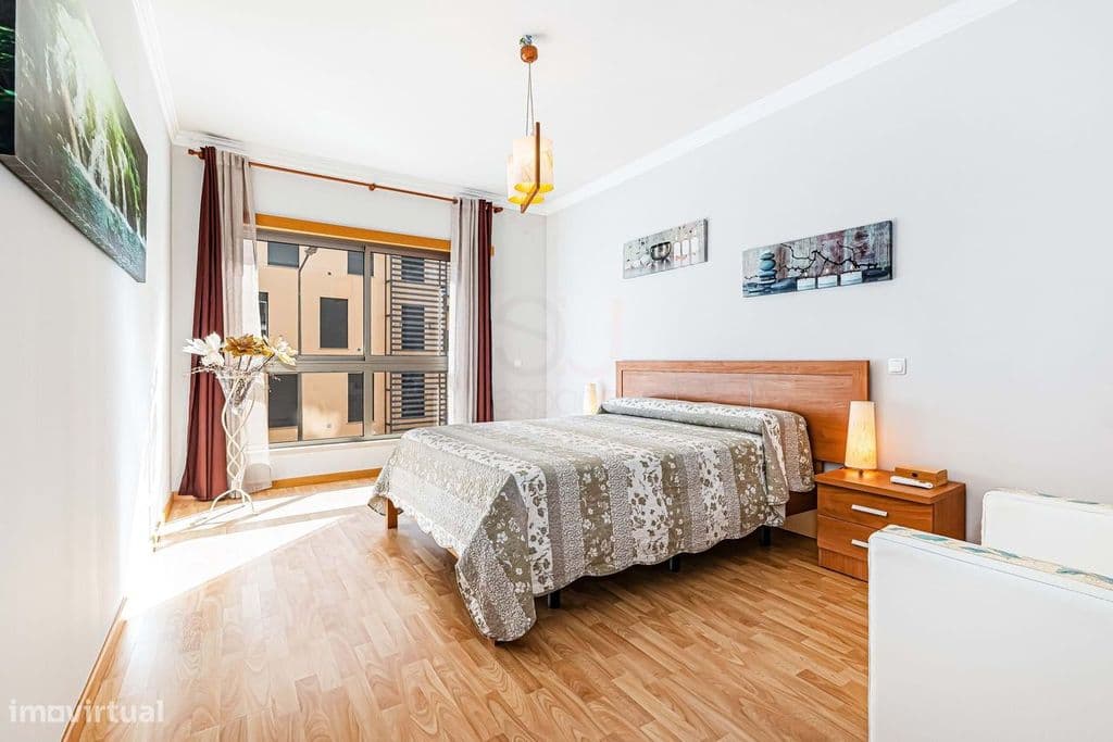 A. Pêra - Luxo - Apartamento T2 C/ Garag. + Piscina