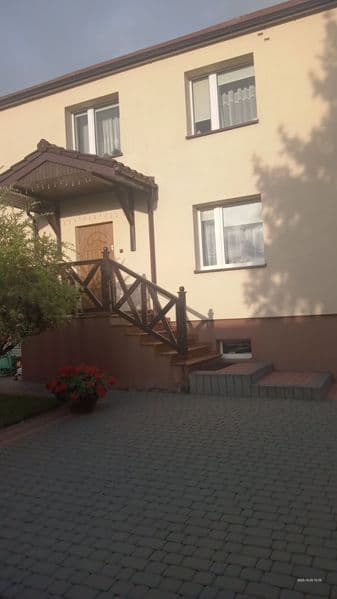 Sprzedam dom piętrowy w zabudowie bliźniaczej