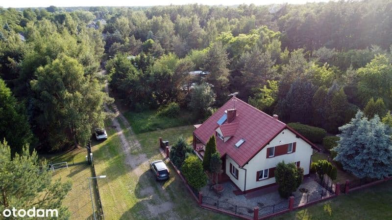 Zamieszkaj przy lesie i nad jeziorem domu wolnostojącym