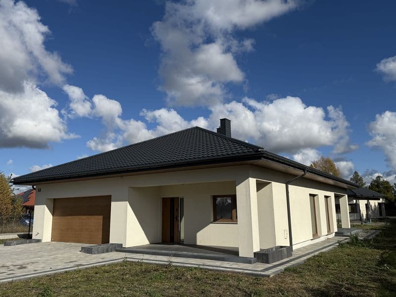 Sprzedam dom parterowy  projekt w Renklodach 11