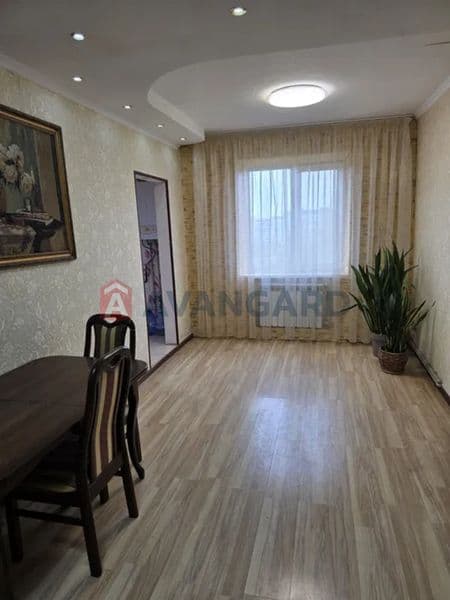Продаж 5-ти кімнатної квартири 4 мкр