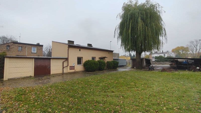 Utwardzony plac 2190 m² z biurem (ogrzewanie podłogowe) – Centrum