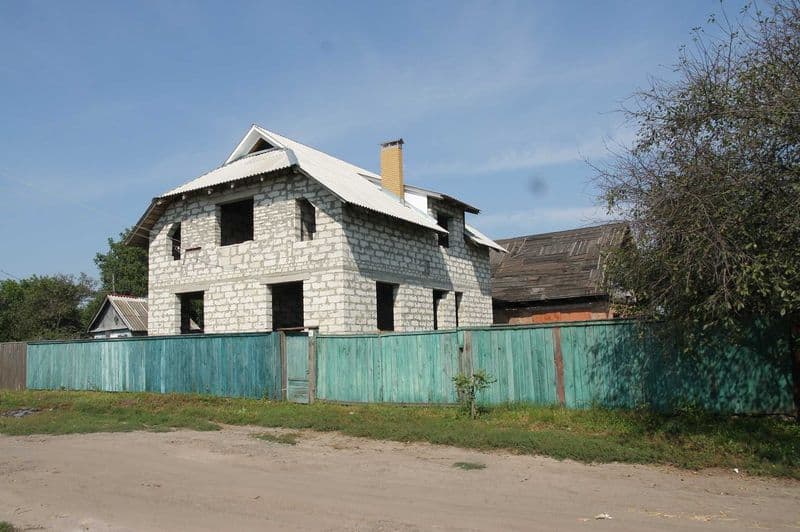 Будинок новий без внутрішніх робіт