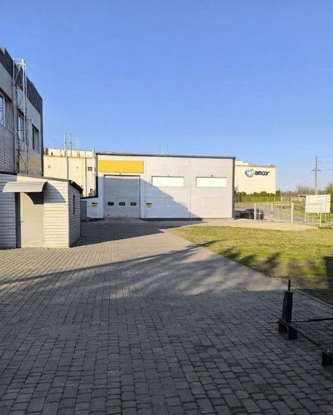 Продаж ліцензійного ділерського центру з обслуговування вантажних транспортних засобів