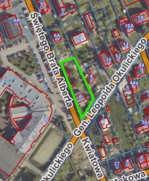 Narożna działka budowlana 1282 m² w centrum Brzeska – ul. Okulickiego / św. Brata Alberta