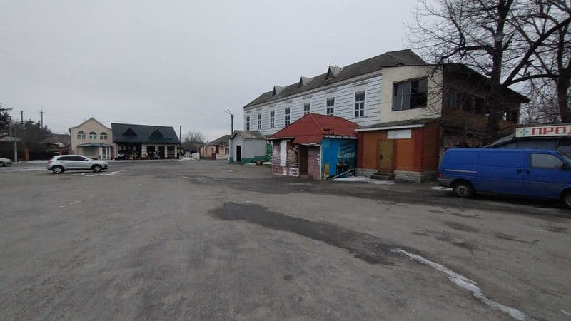 Продаж приміщення 980 м.кв з земельною ділянкою 0,165 га м.Гайворон