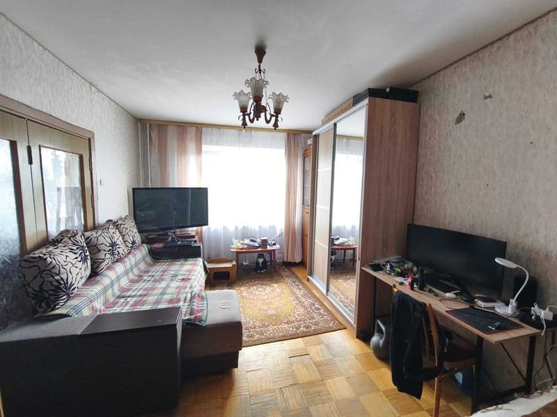 Продам 2-х кімнатну квартиру з меблями і технікою!