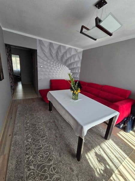 Mieszkanie 55,45 m2; 3 pokoje, balkon, piętro 3/4, piwnica. Os Westerplatte