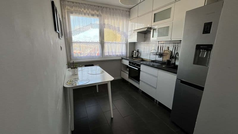Sprzedam mieszkanie 3 pokoje przestronne  centrum Miastko