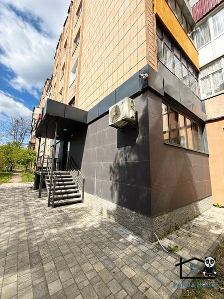 ПРОДАЄТЬСЯ ТОРГОВО-ОФІСНЕ ПРИМІЩЕННЯ В ЦЕНТРІ МІСТА