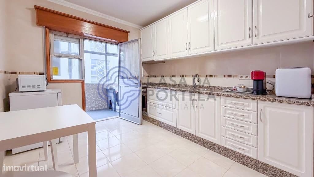 Apartamento T3 com garagem a 450m do Metro Santo Ovídio