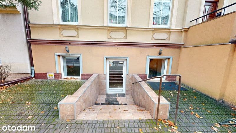 Lokal usługowy z wejściem z ulicy Piłsudskiego
