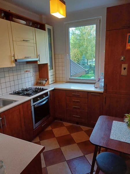 Sprzedam 4 pokojowe mieszkanie na parterze