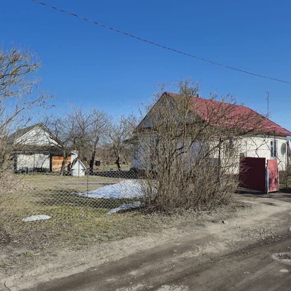 Продам будинок  у зручному місці розташування