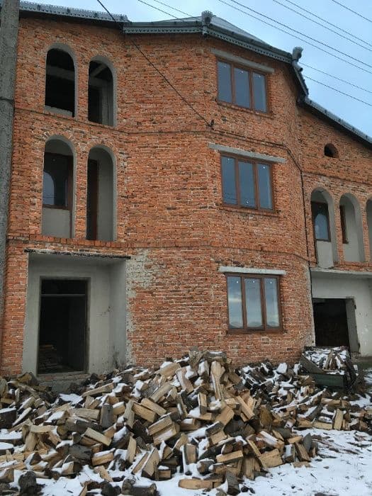 Будинок/незавершене будівництво