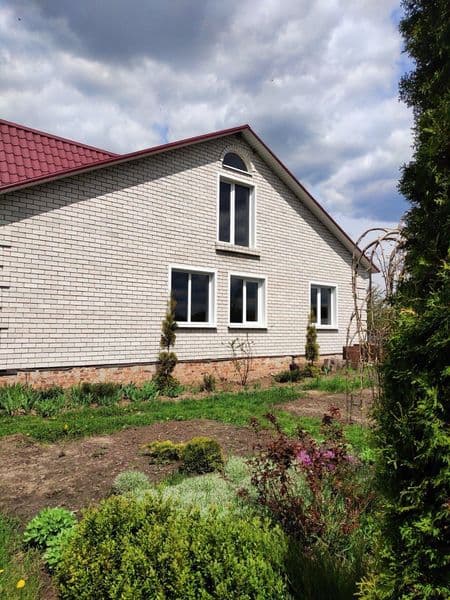 Продається будинок в м Шостка , Сумська  обл.   на  ділянці 10 соток з окремою банею