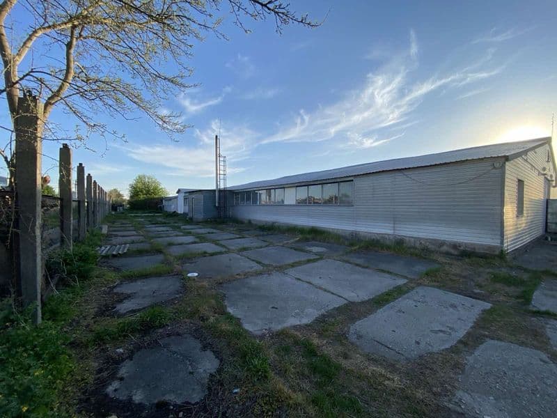 Продаж виробничого приміщення в с. Озера 1700 м2 . Без %