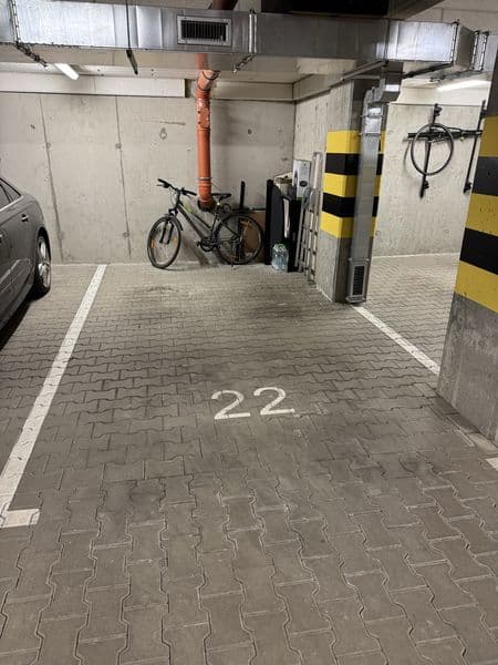 Garaż, miejsce postojowe nr. 22
