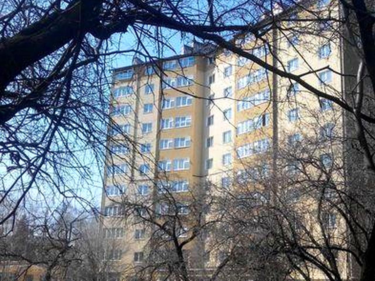 Продається  здана  4 кім.квартира  в обжитій новобудові