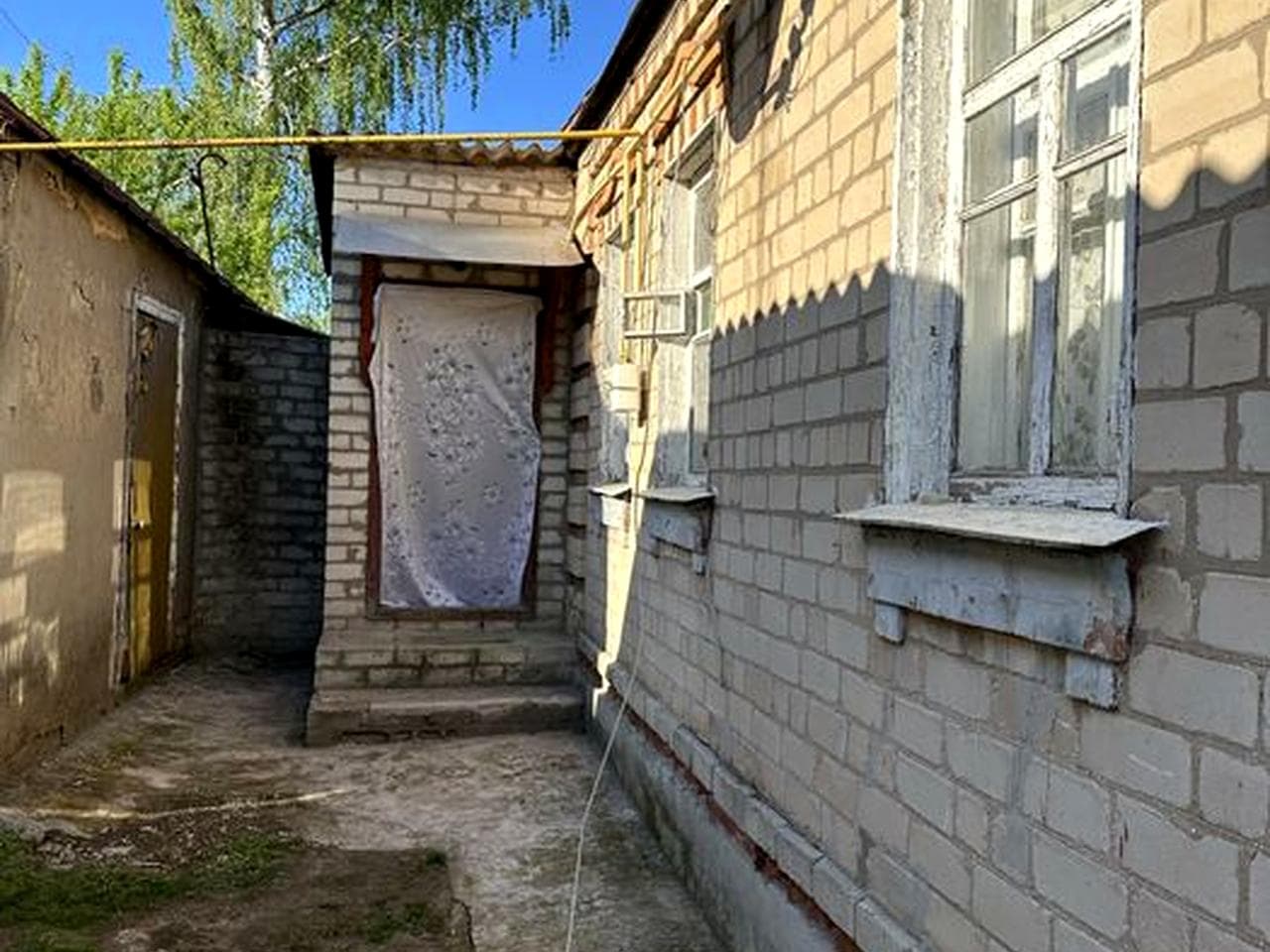 Продам! 1/2 частину  будинку у Подворках