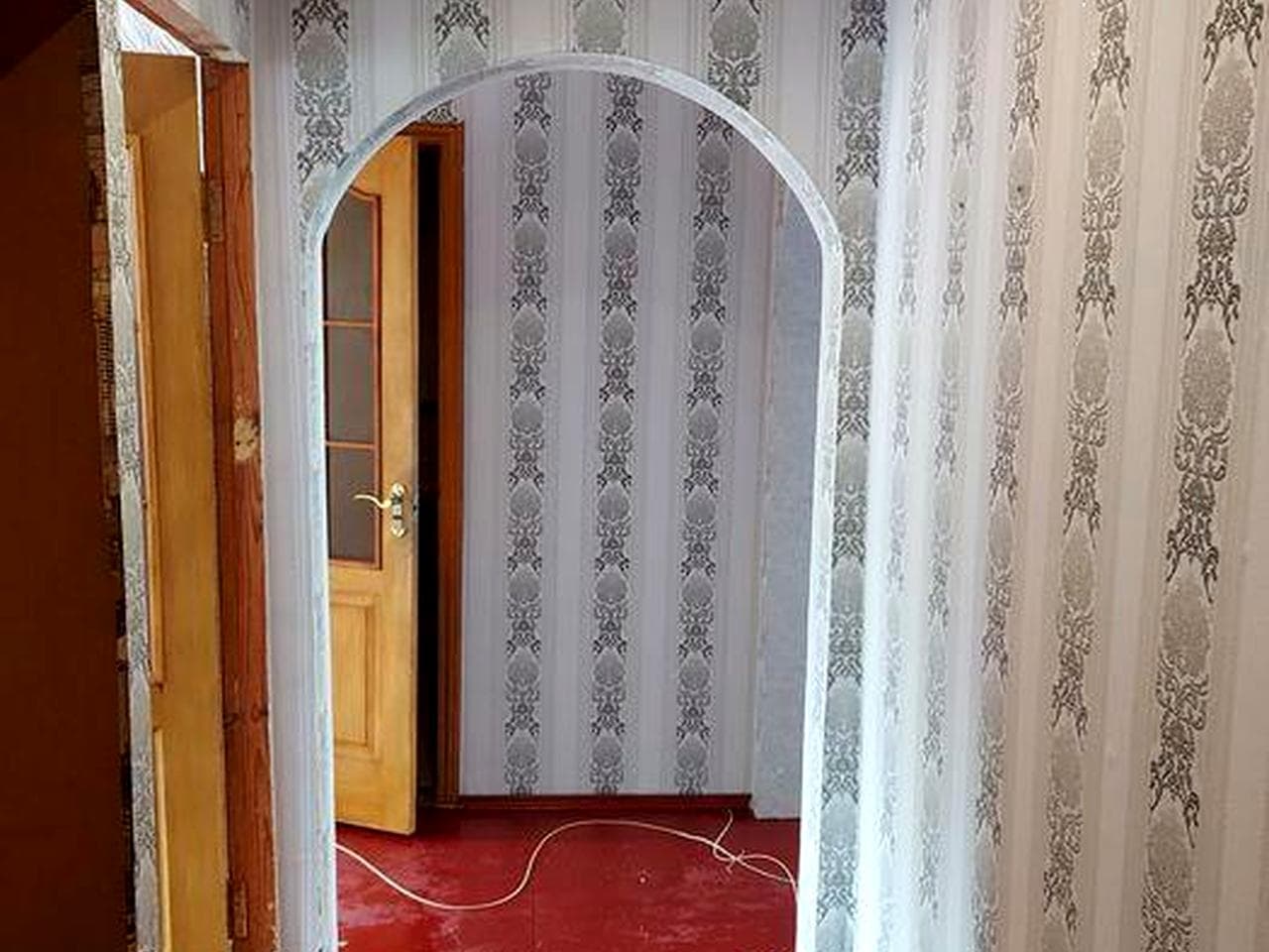 Продам 2-комнатную кв-ру середина дома