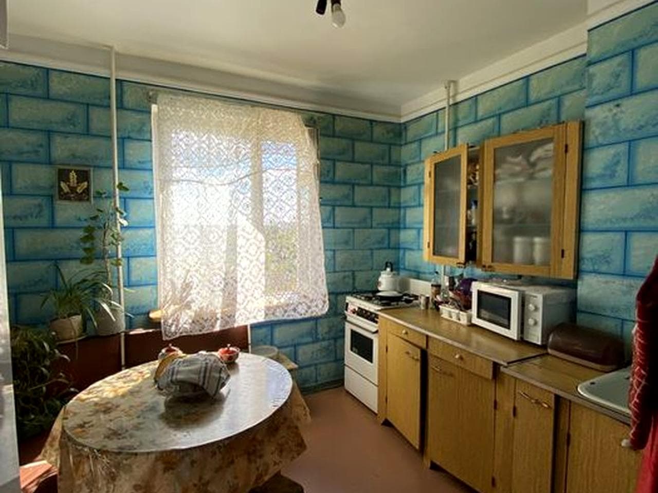 Продам 2-комн. Таврический