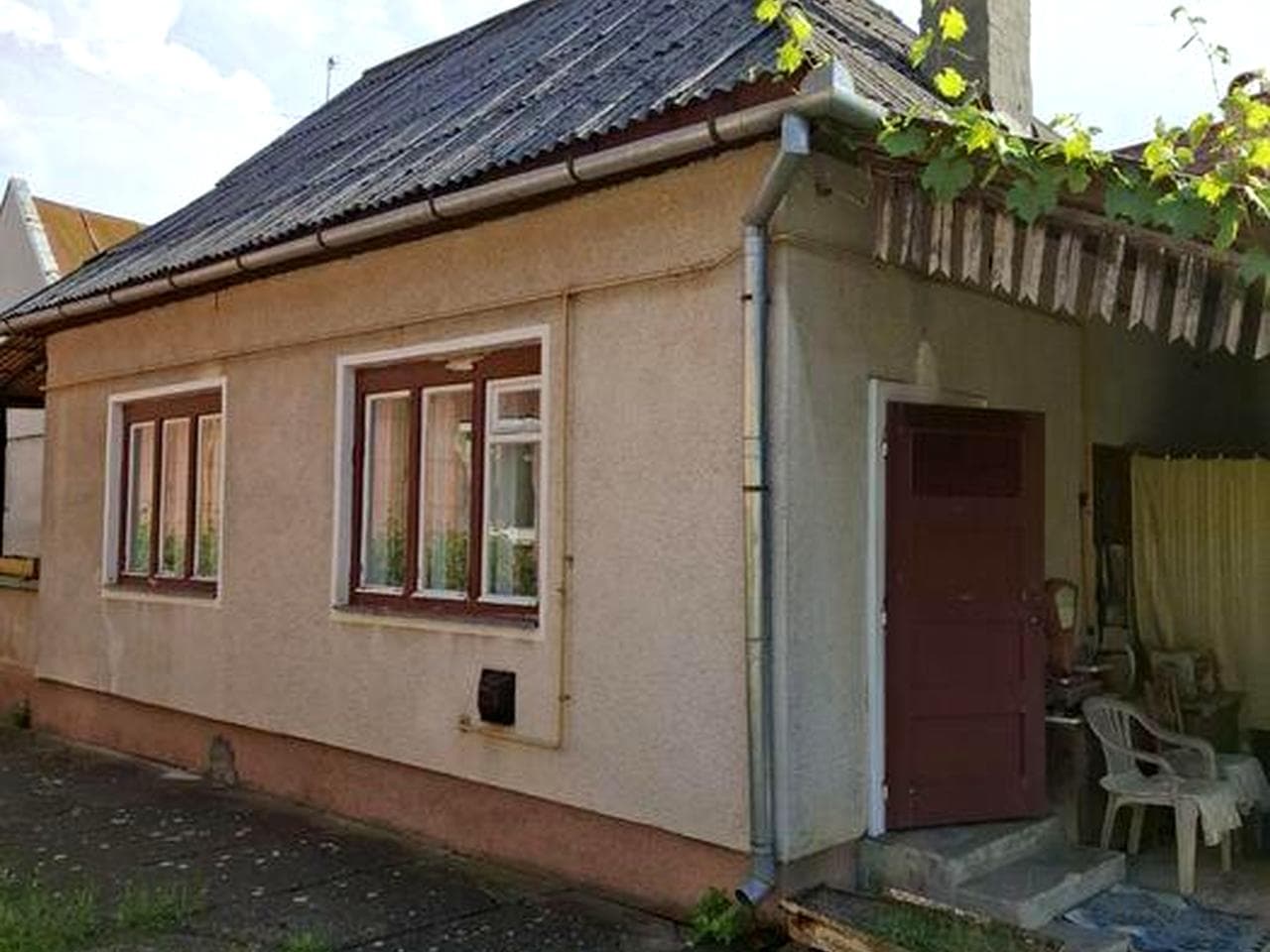 Берегове будинок продається 93 кв.м. 10 хв від центру пішки