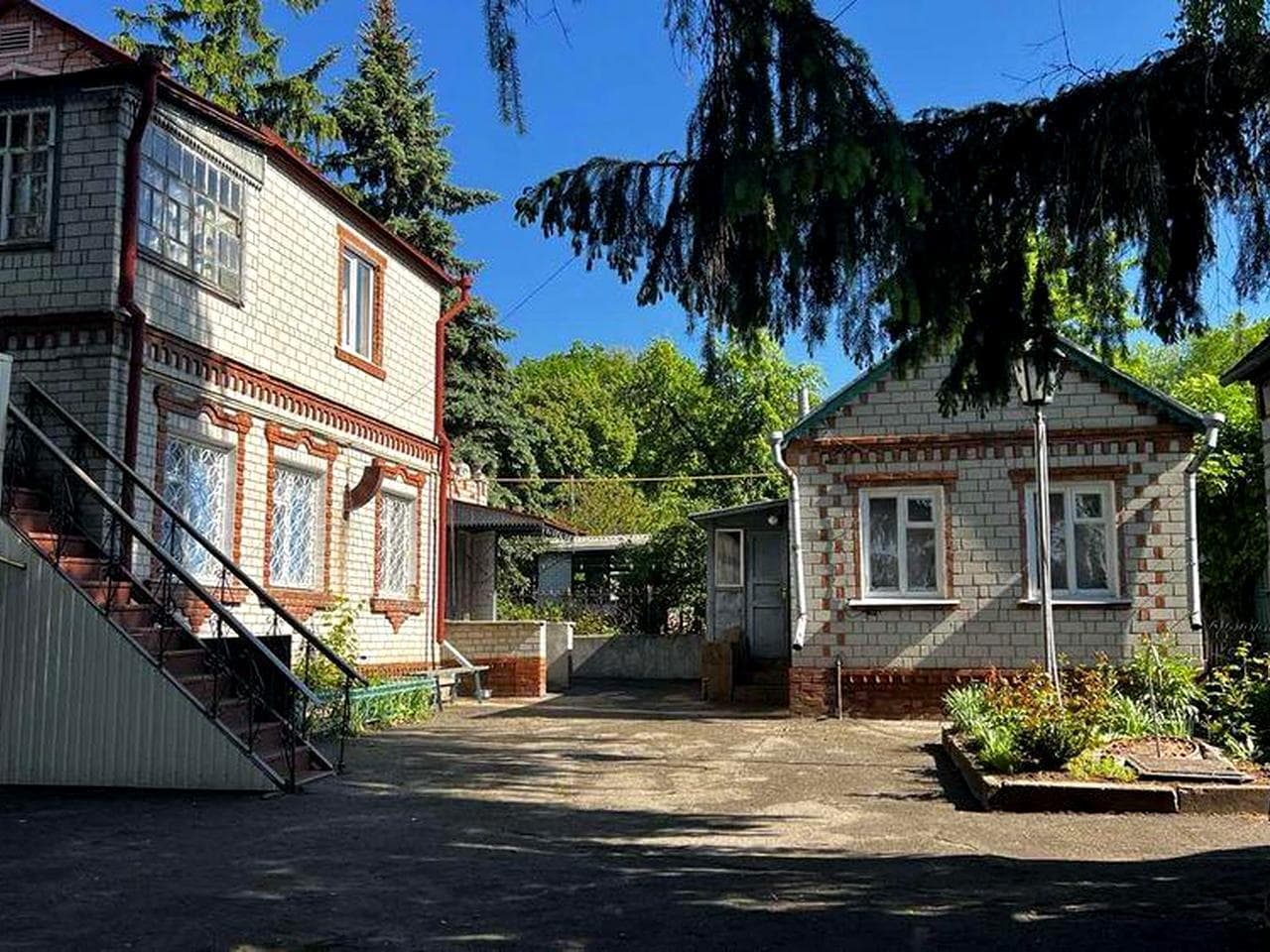 Продам 2этажный дом в Новой Водолаге в красивом месте